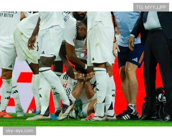 卡马文加伤病复发，皇马中场深度遭遇严峻考验