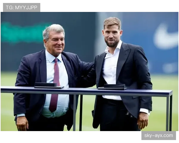 巴萨新援伊尼戈·马丁内斯首发出战，球队状态回暖迎战劲敌展现强劲实力