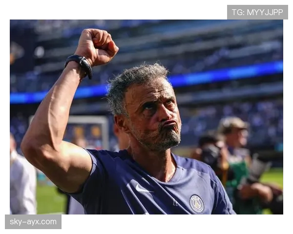 克鲁伊夫与瓜迪奥拉：战术传承与创新如何重塑现代足球风尚