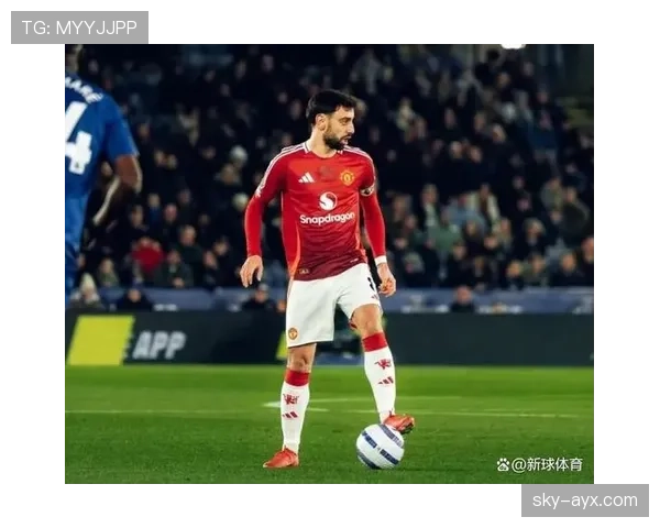 莱斯特城激战曼联，明星球员闪耀赛场，战术博弈成焦点