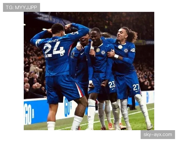 女足欧冠淘汰赛阶段竞争激烈，多支强队展现强劲竞争力