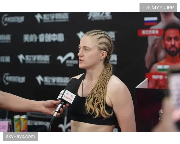 莎拉波娃这训练完直接拎爱马仕去喝下午茶的样子，真当自己是豪门千金啊？